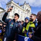 Ganz nah an den Fans: In Prag waren die Stars der WRC für die Besucher zum Greifen nahe